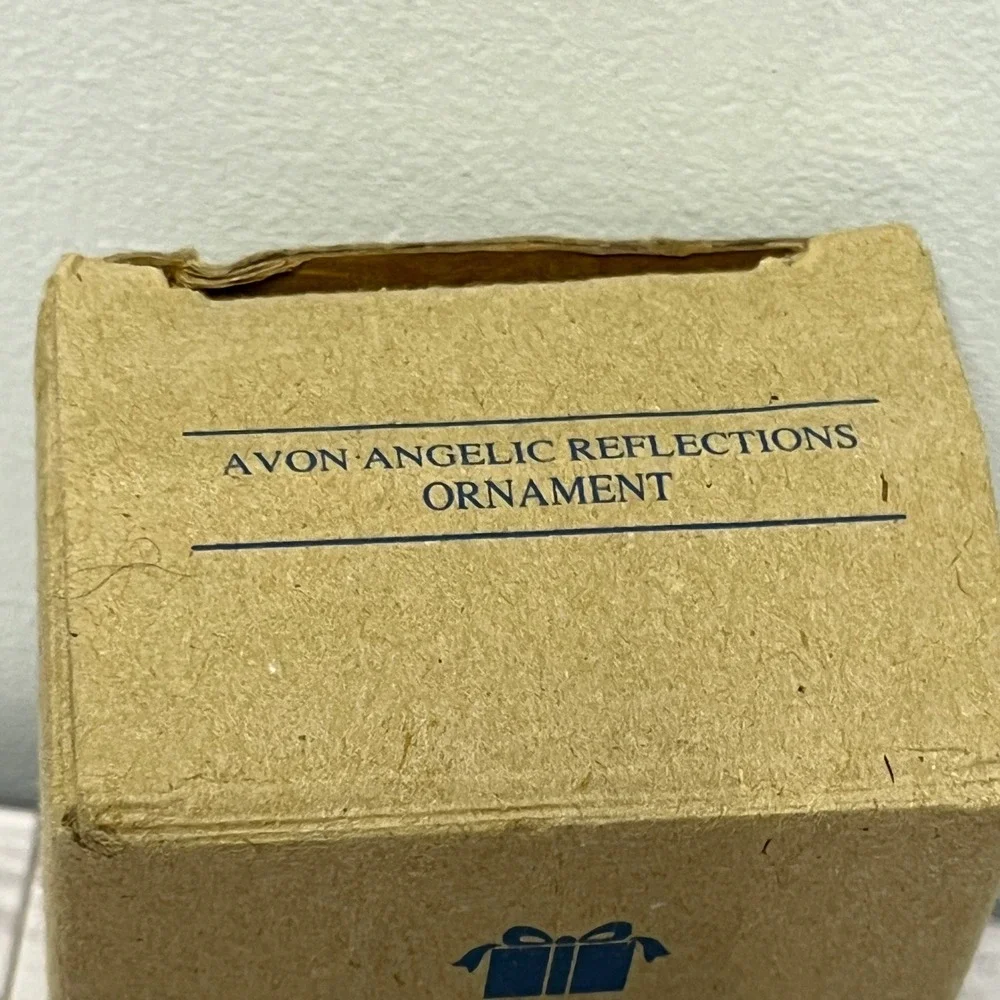 Avon Angelic Reflections Crystal‎ Ornament Gift Collection with Box